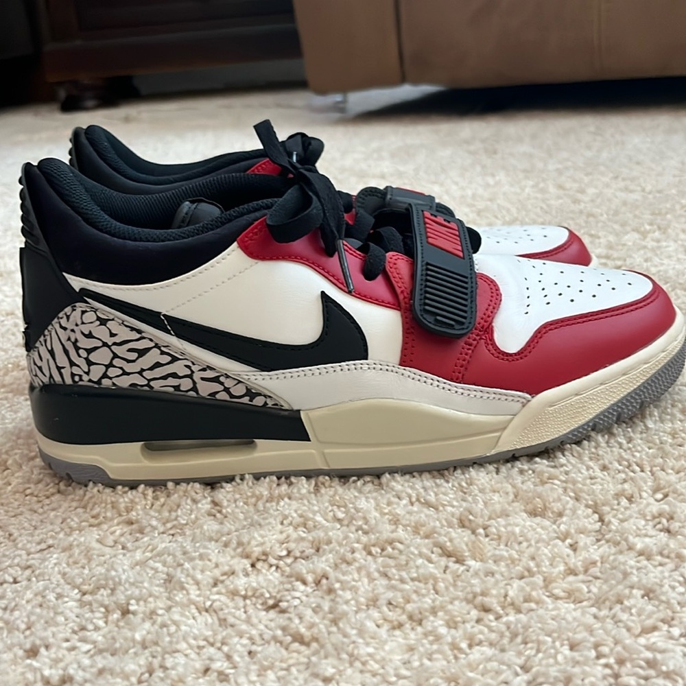 Like new Air Jordan Legacy 312 Low Sneakers